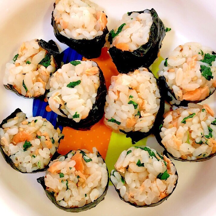幼児食 ほうれん草と鮭の海苔巻き レシピ 作り方 By Yukamama 楽天レシピ 幼児食 ほうれん草と鮭の海苔巻き レシピ 作り方 By Yukamama 楽天レシピ
